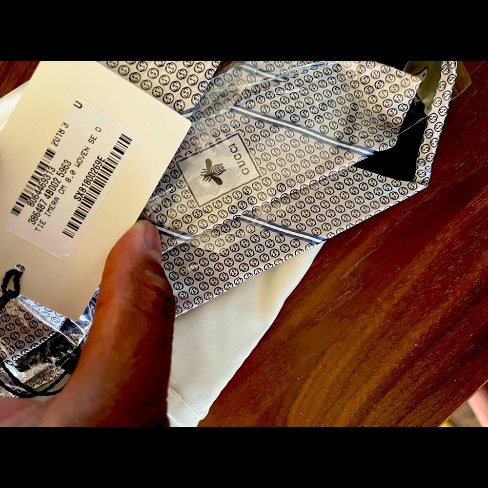 Brand new iconic logo gucci tie